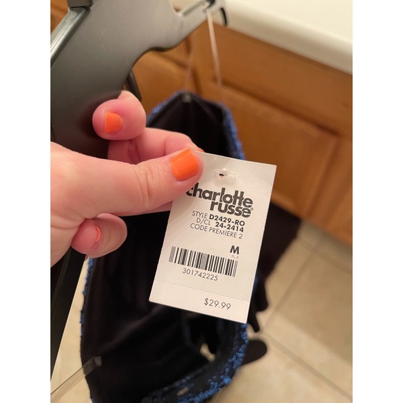 Dress - Picture 5 of 5